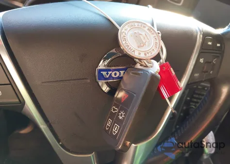 2013 Volvo S60 T5 from USA, damaged, VIN YV1612FH4D2221878